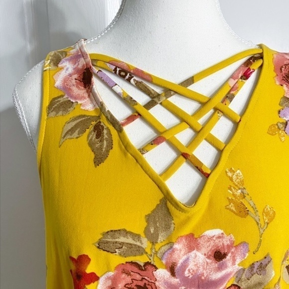 White Birch Golden‎ Floral Racerback Tank Top - Picture 3 of 8